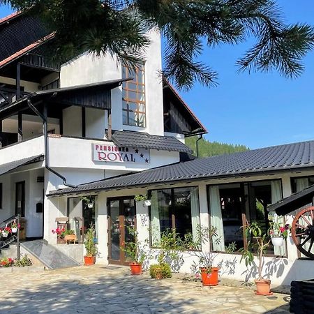 Royal Bucovina Residence Adults Only-Self Check-In Câmpulung Moldovenesc Exterior photo