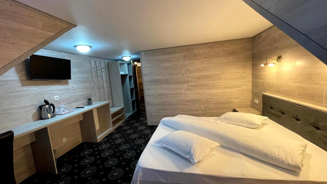 Royal Bucovina Residence Adults Only-Self Check-In Câmpulung Moldovenesc Exterior photo
