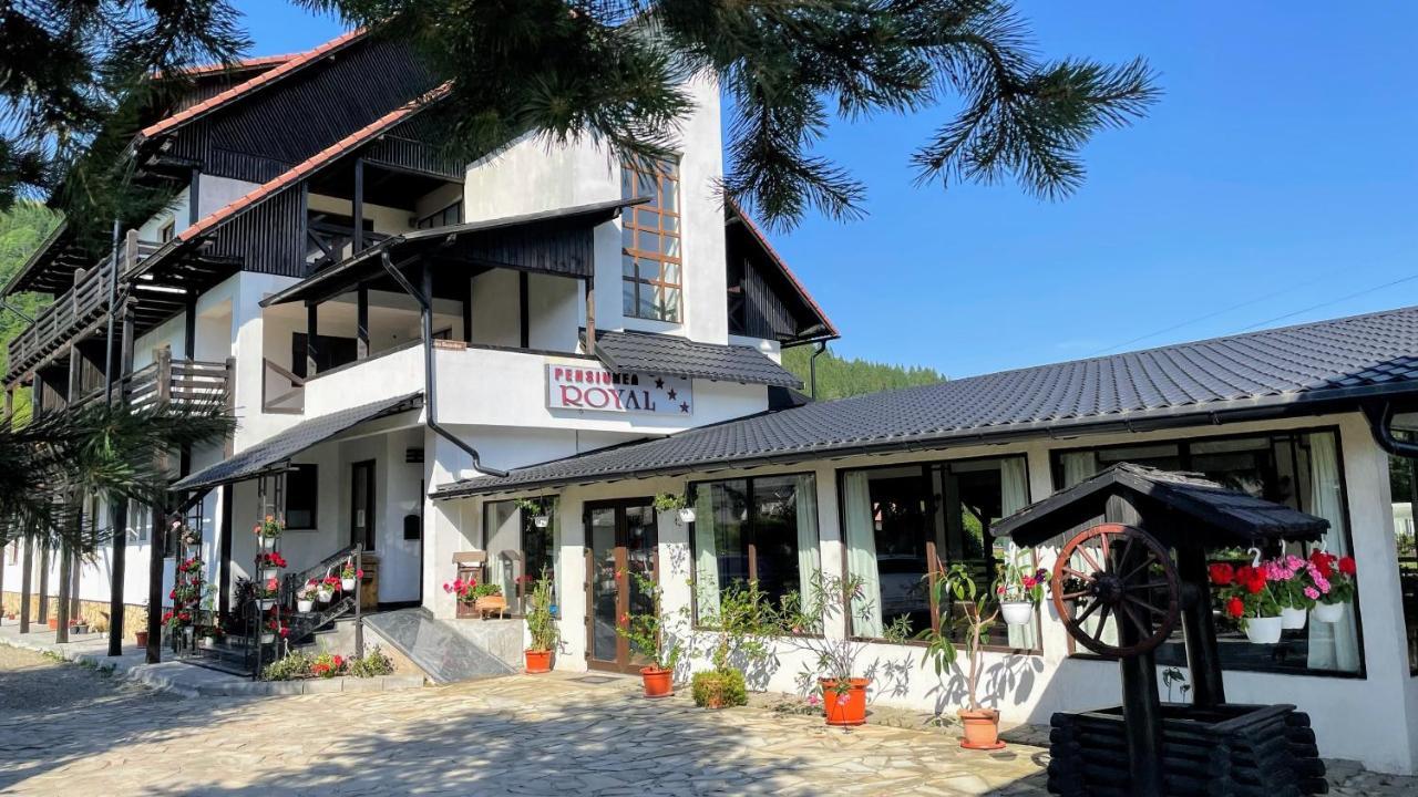 Royal Bucovina Residence Adults Only-Self Check-In Câmpulung Moldovenesc Exterior photo