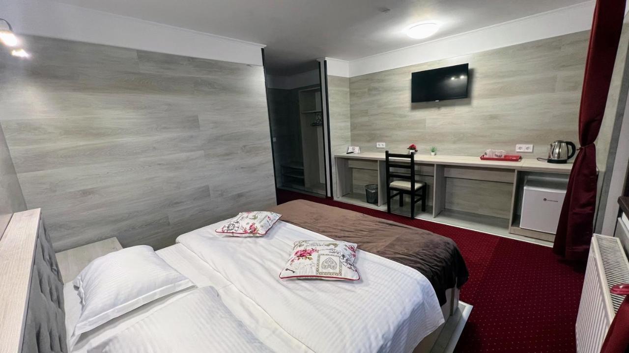Royal Bucovina Residence Adults Only-Self Check-In Câmpulung Moldovenesc Exterior photo