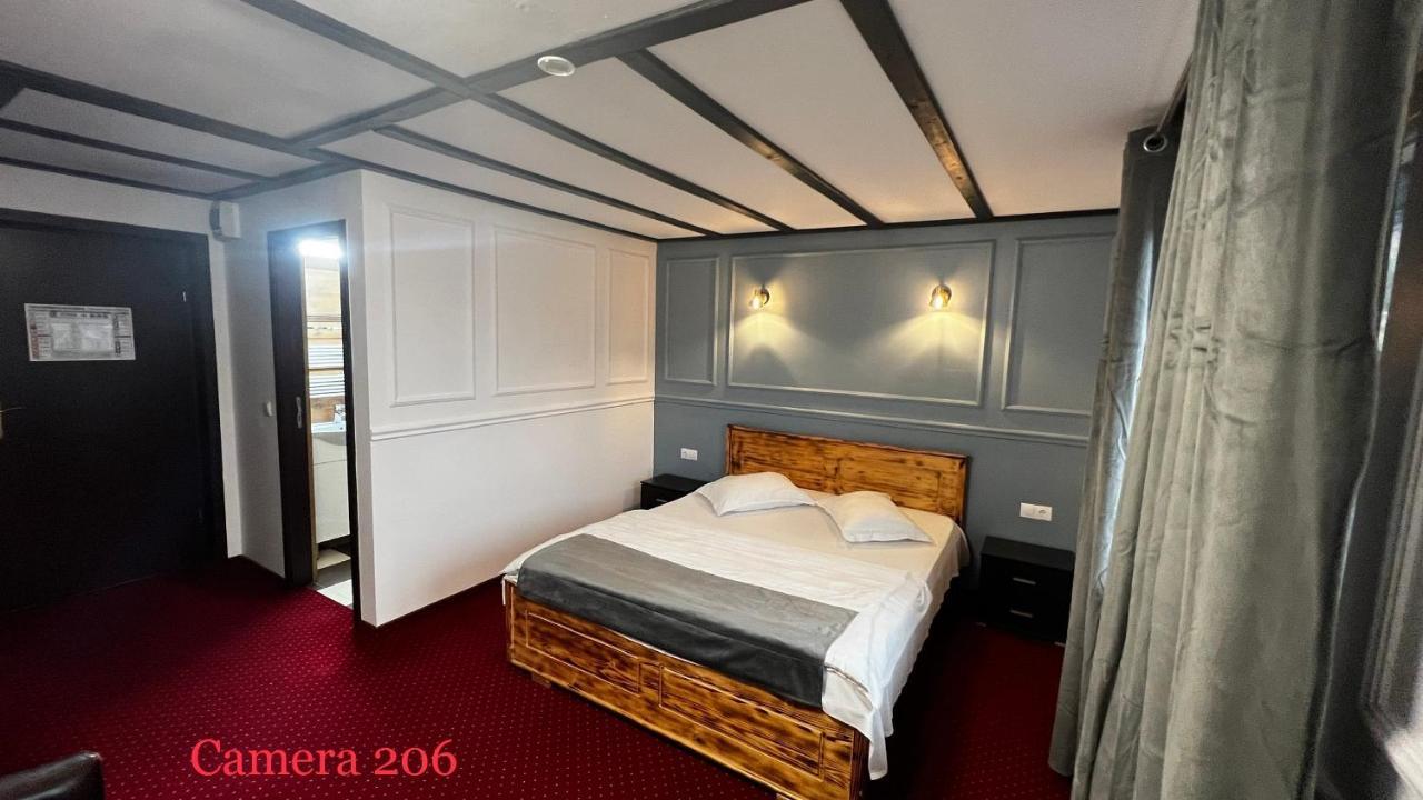 Royal Bucovina Residence Adults Only-Self Check-In Câmpulung Moldovenesc Exterior photo