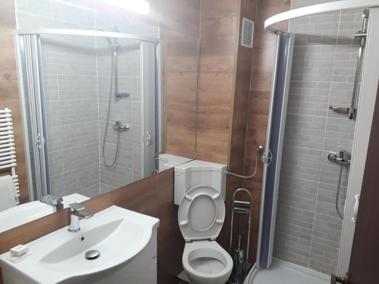 Royal Bucovina Residence Adults Only-Self Check-In Câmpulung Moldovenesc Exterior photo